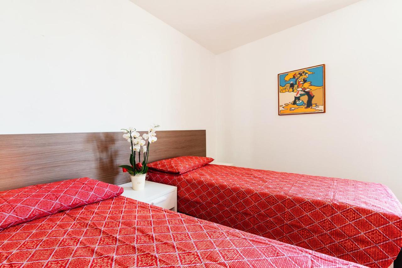 Il Roseto Di Marina Hotell Lucino Exteriör bild