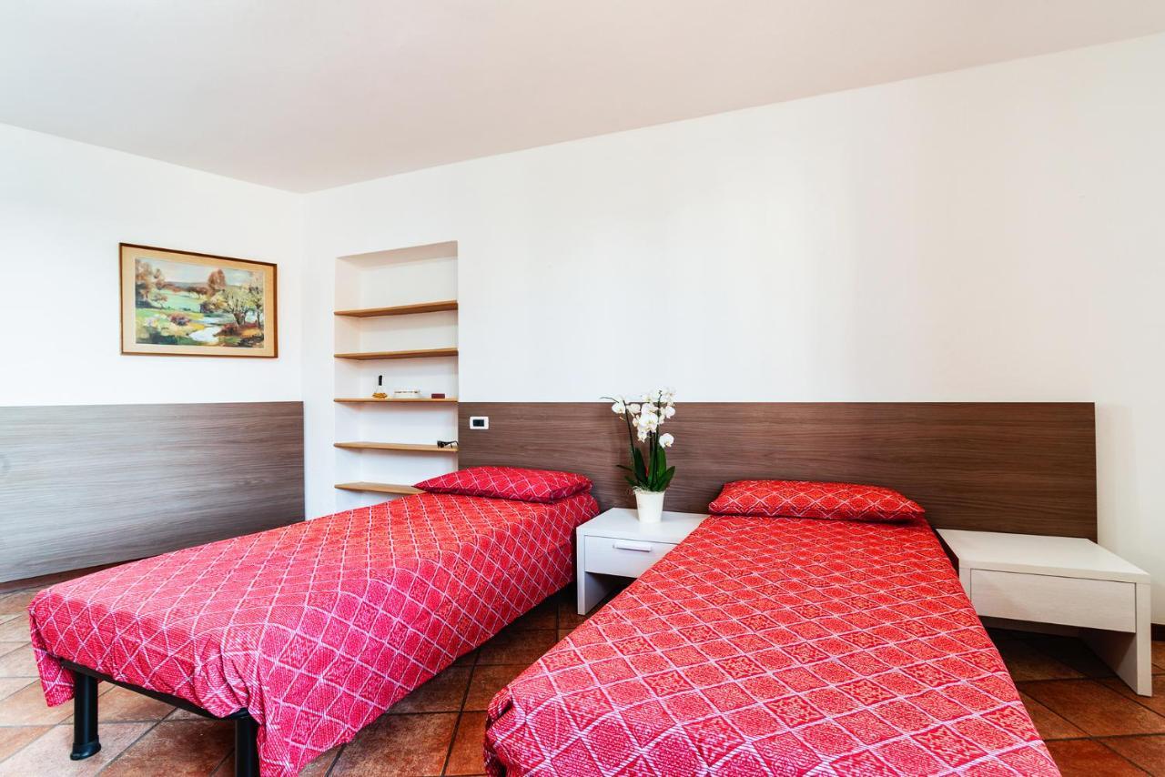 Il Roseto Di Marina Hotell Lucino Exteriör bild